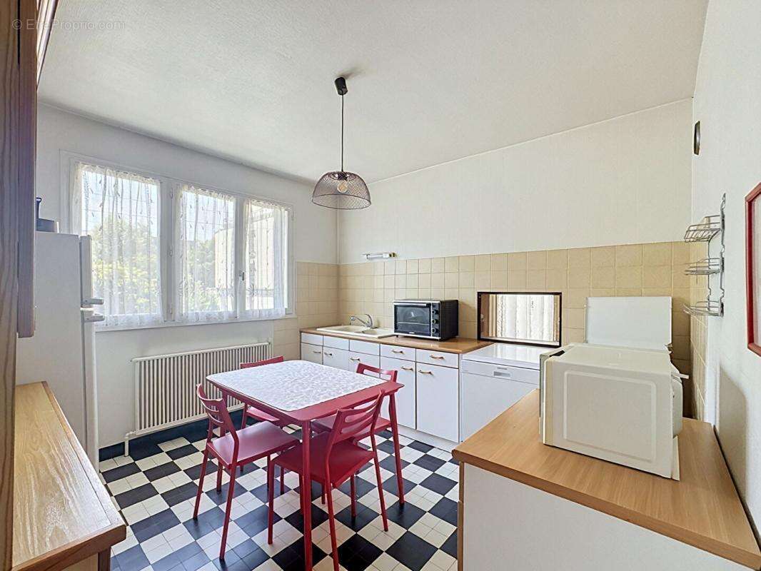 Maison à VERRIERES-LE-BUISSON