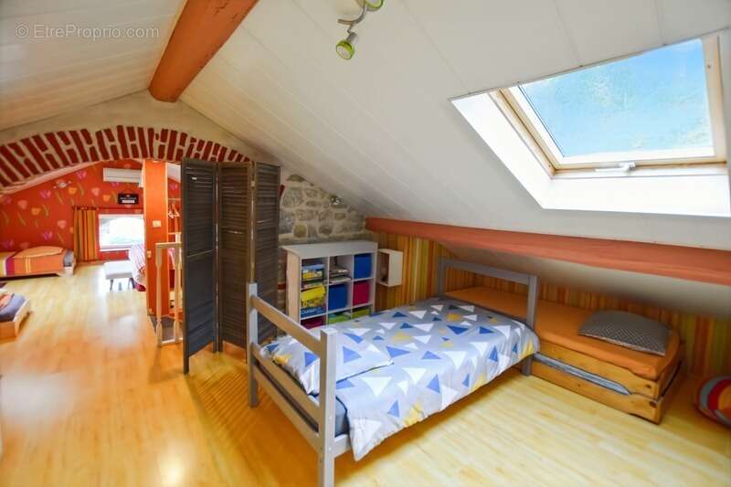 Maison à SAINT-SERNIN-DU-PLAIN