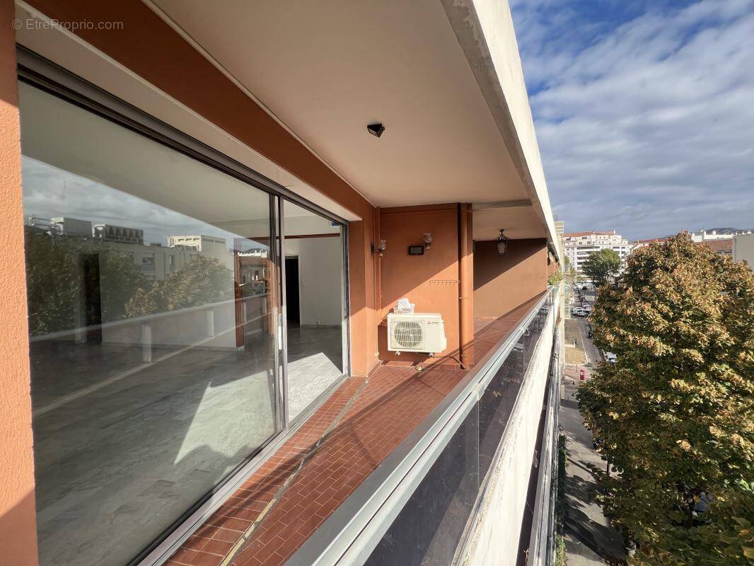 Appartement à MARSEILLE-8E