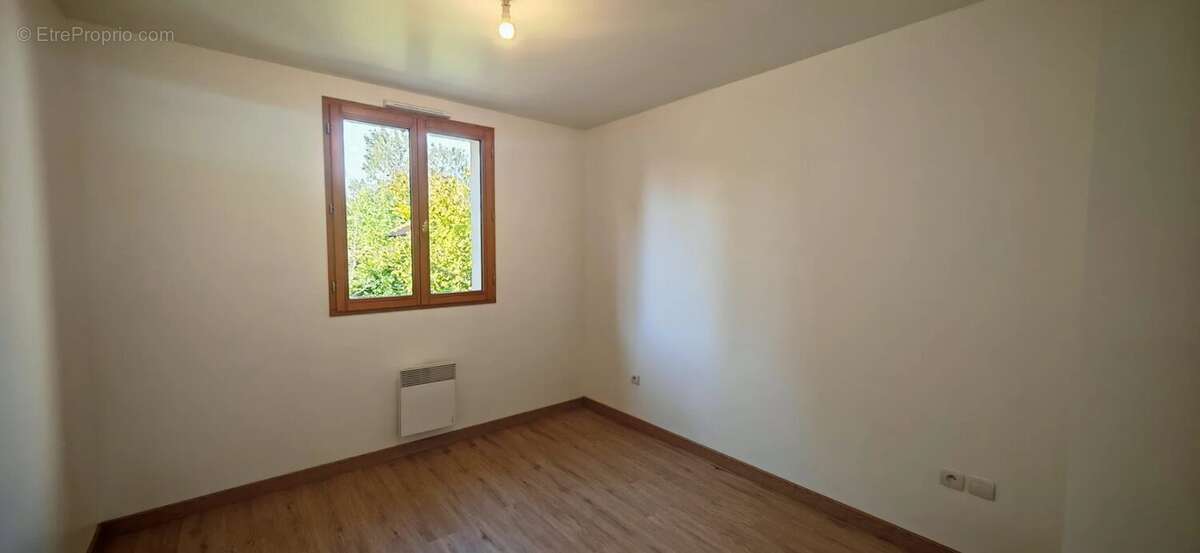 Appartement à PONT-SAINTE-MARIE