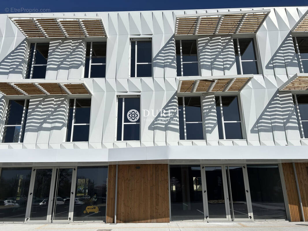 Commerce à LES HERBIERS