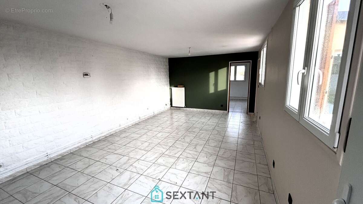 Maison à LA HARENGERE