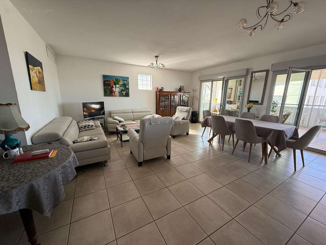 Appartement à MARSEILLE-8E