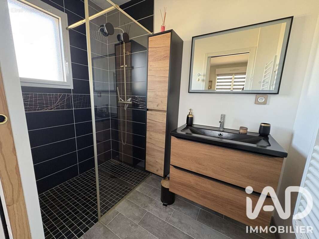 Maison 134 m² à Villebernier  - photo 9