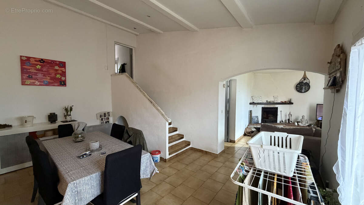 Maison à COTIGNAC