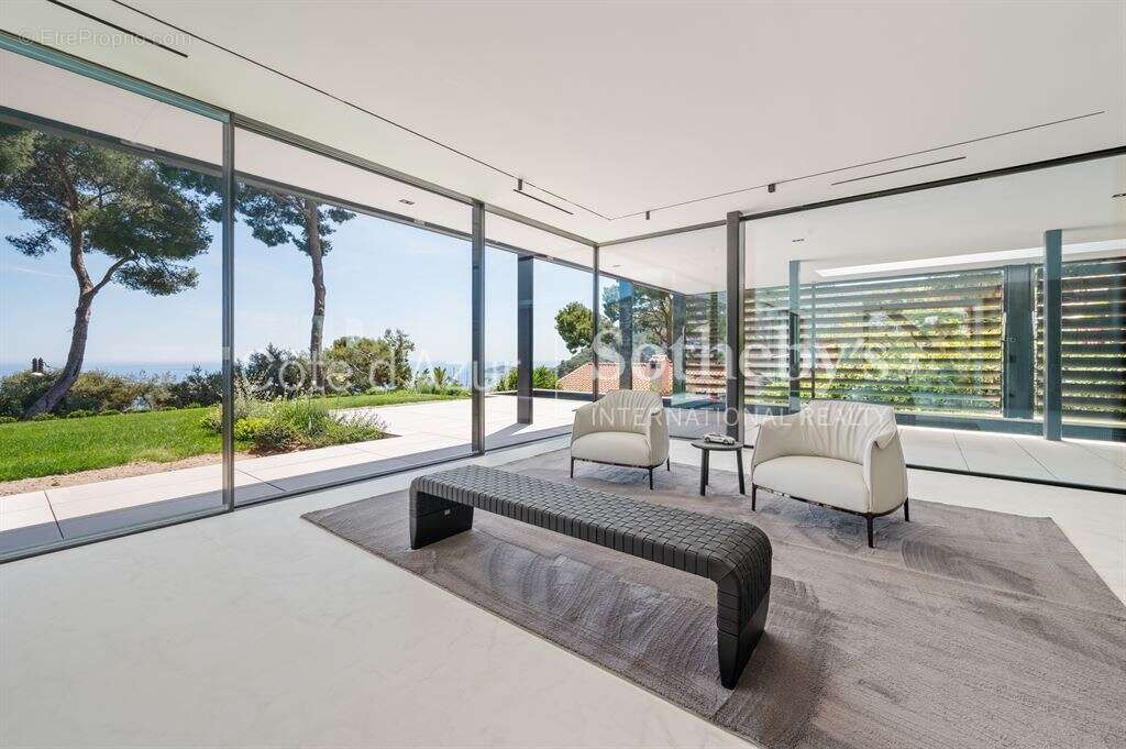 Maison à EZE