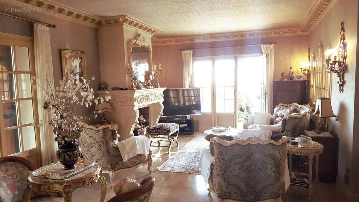 Maison à VALLAURIS