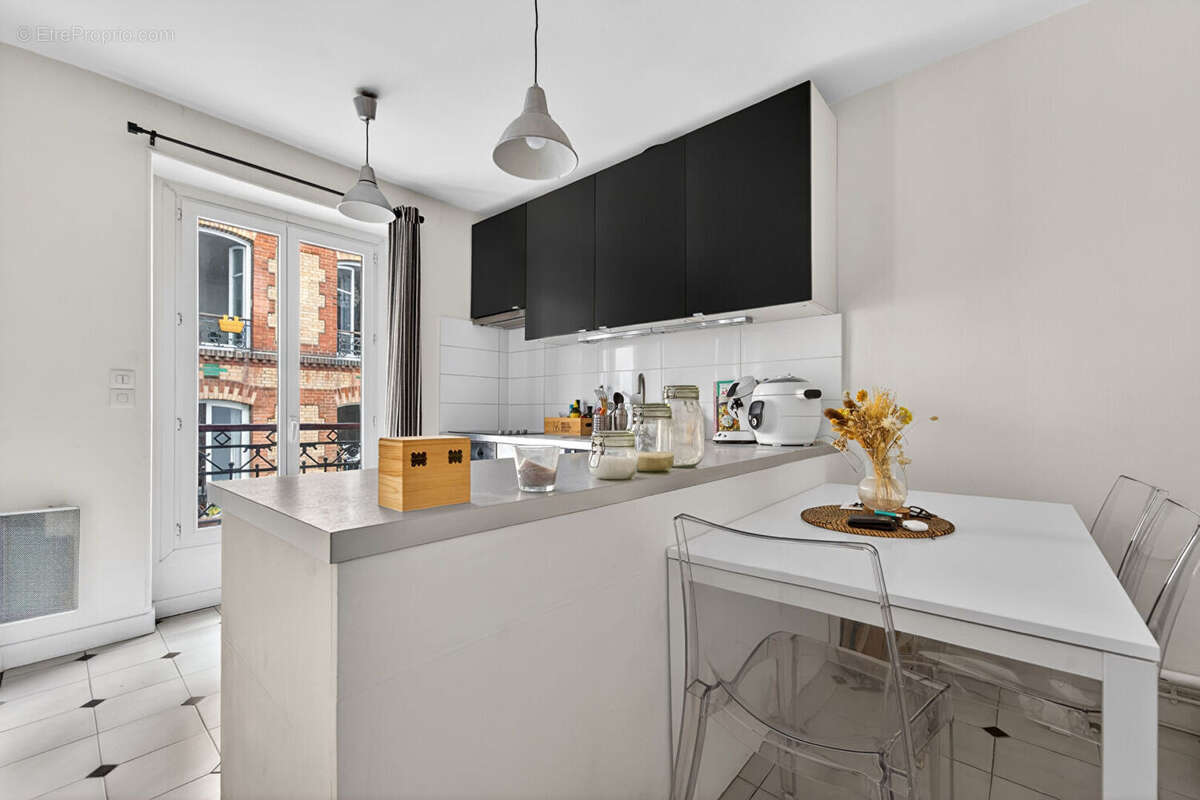 Appartement à PARIS-10E