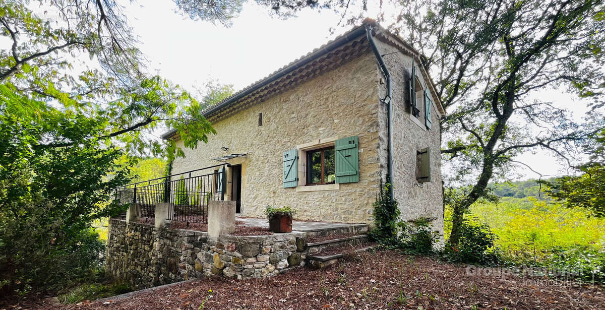 Mas en pierres de 95.6 m2 à moins de 10 minutes de Goudargues - photo 2