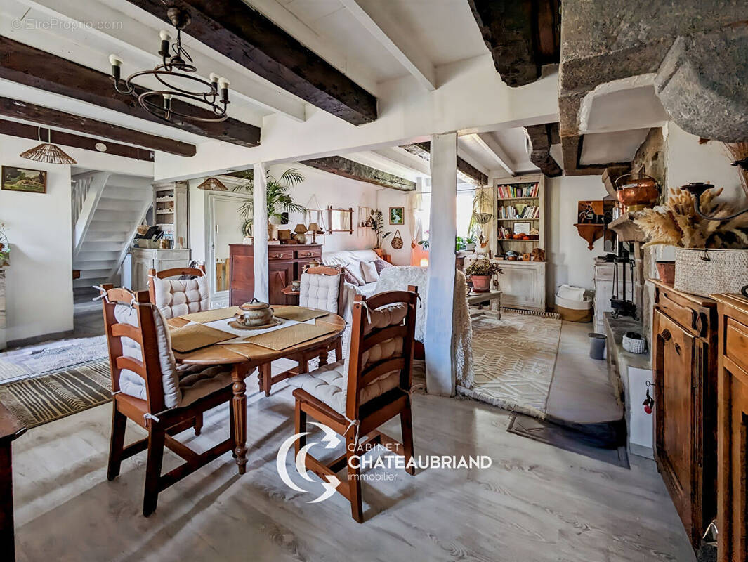 Maison à PLEINE-FOUGERES