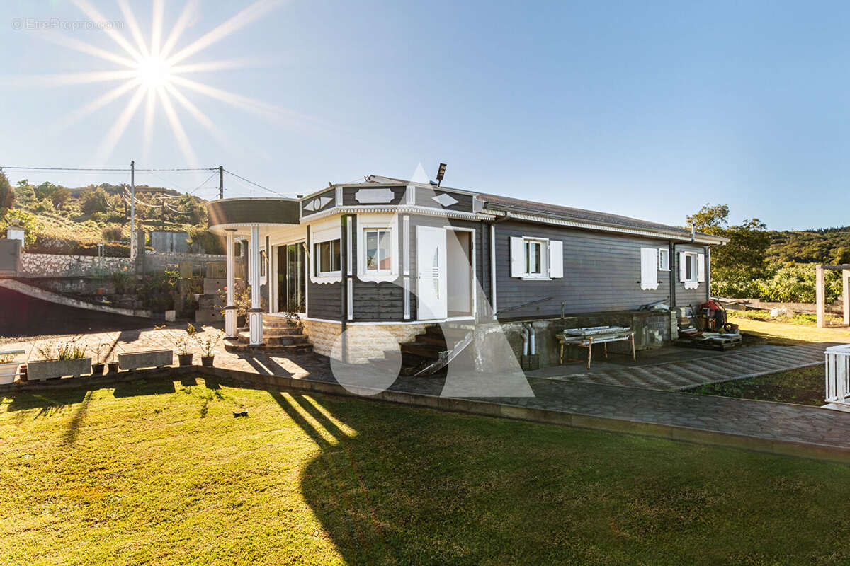 Vue mer & montagnes 360° - Maison T5 + studio + garage aménageable - Terrain 2 800 m² - photo 4