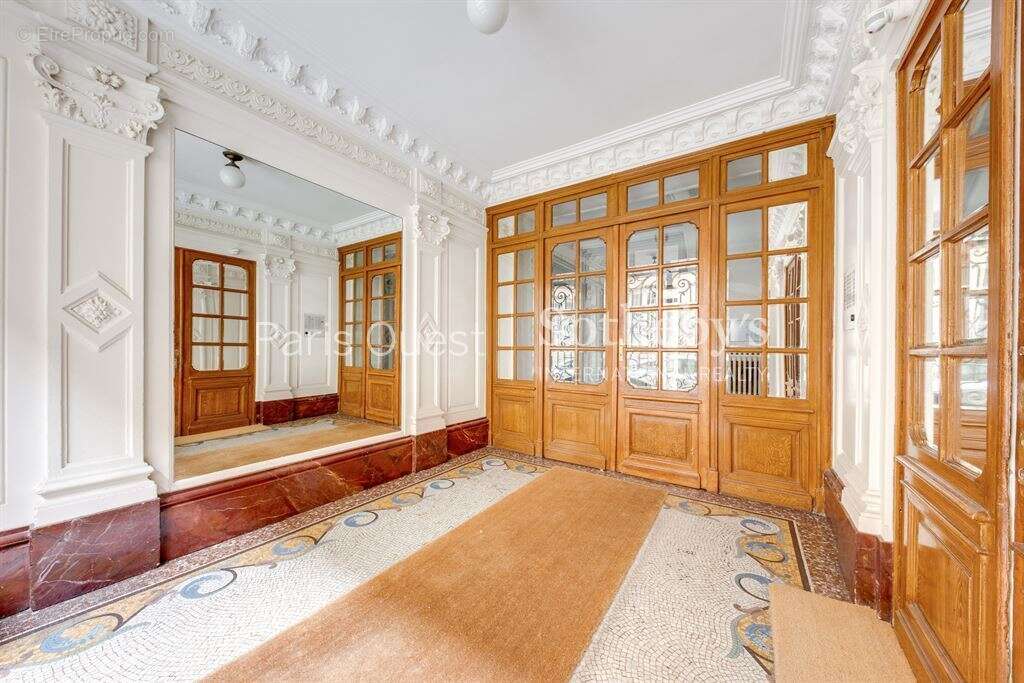 Appartement à PARIS-17E