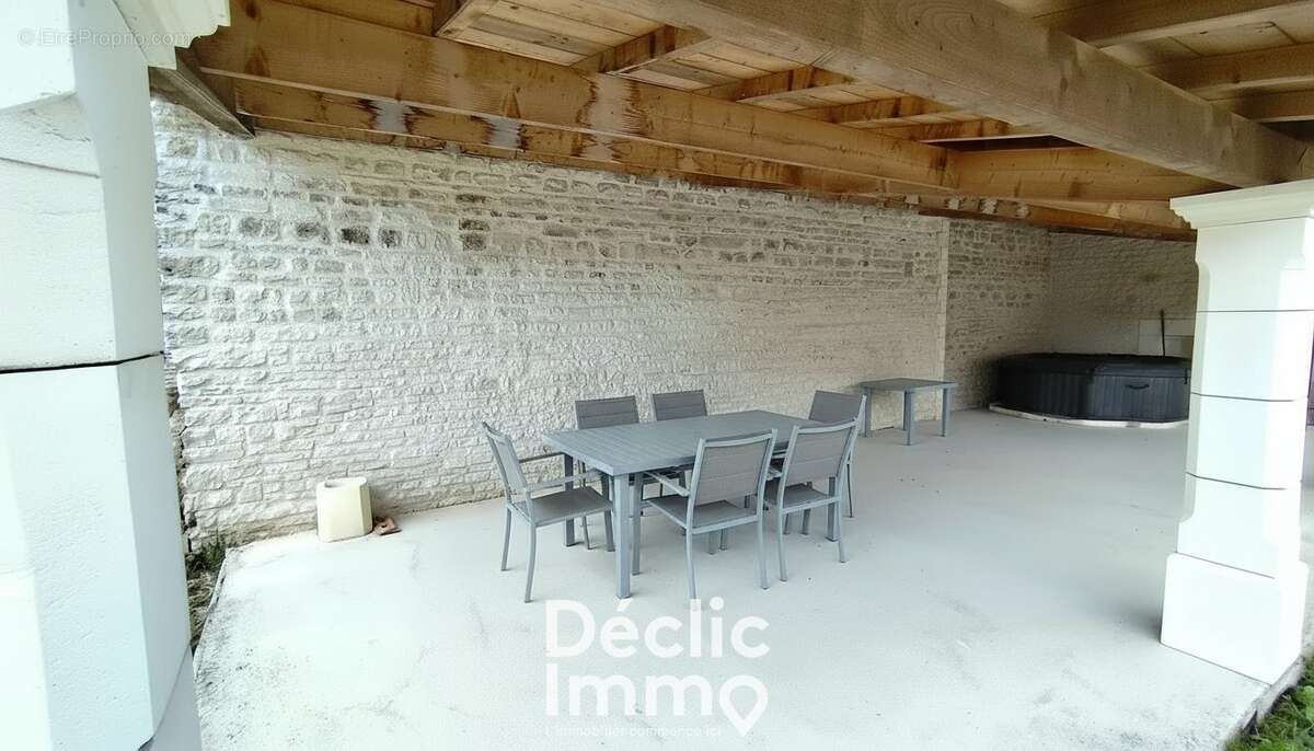 Maison en pierres avec dépendances - photo 4