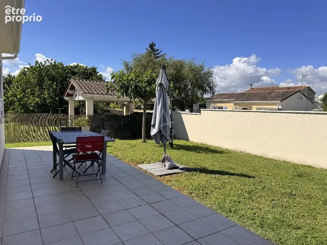 Libre - Maison de plain-pied T3 avec garage et jardin - photo 3