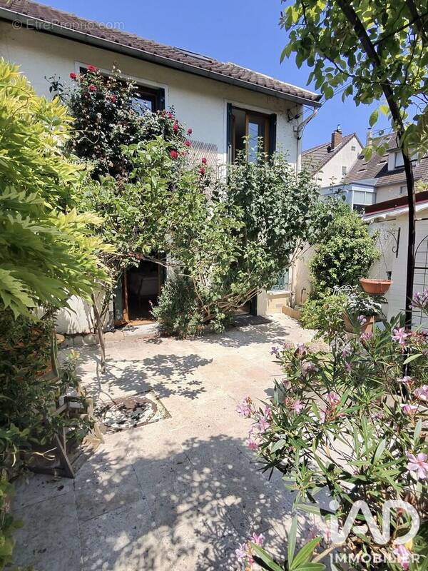 Photo 1 - Maison à L'HAY-LES-ROSES