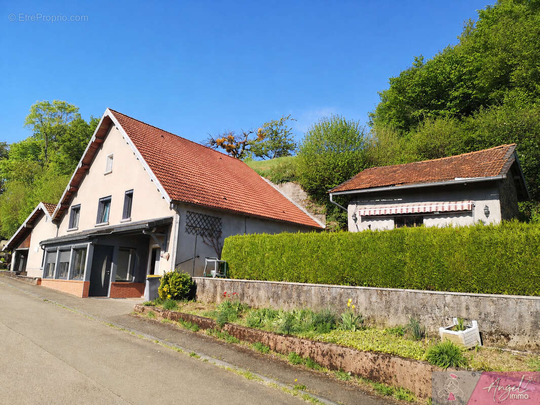 Maison à FONTAINE-LES-CLERVAL