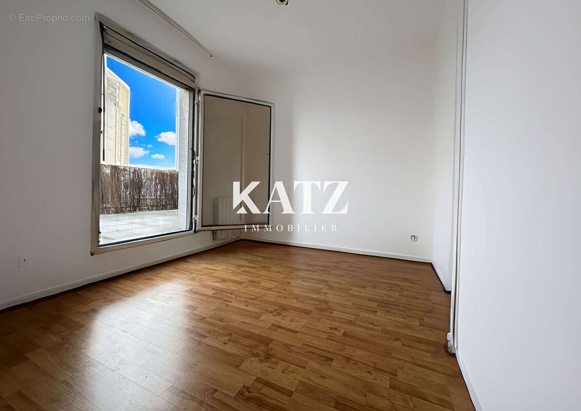 Appartement à PARIS-20E