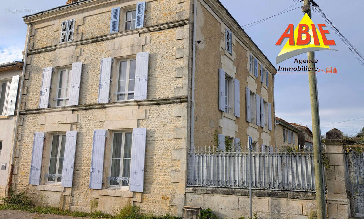 Photo 2 - Maison à SAINT-HILAIRE-LA-PALUD