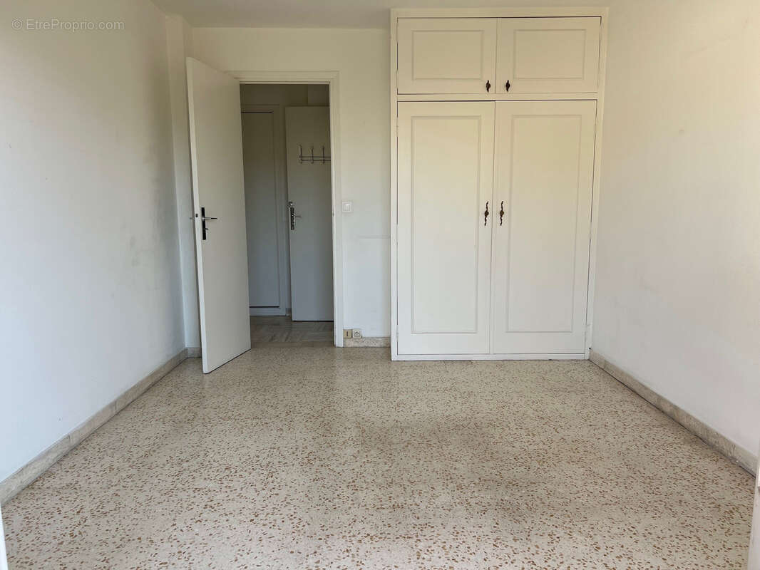 Appartement à VALLAURIS