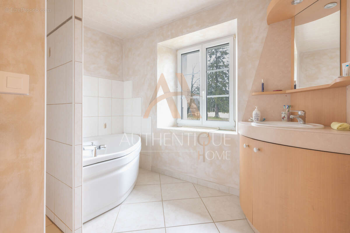 Maison à FOURNETS-LUISANS