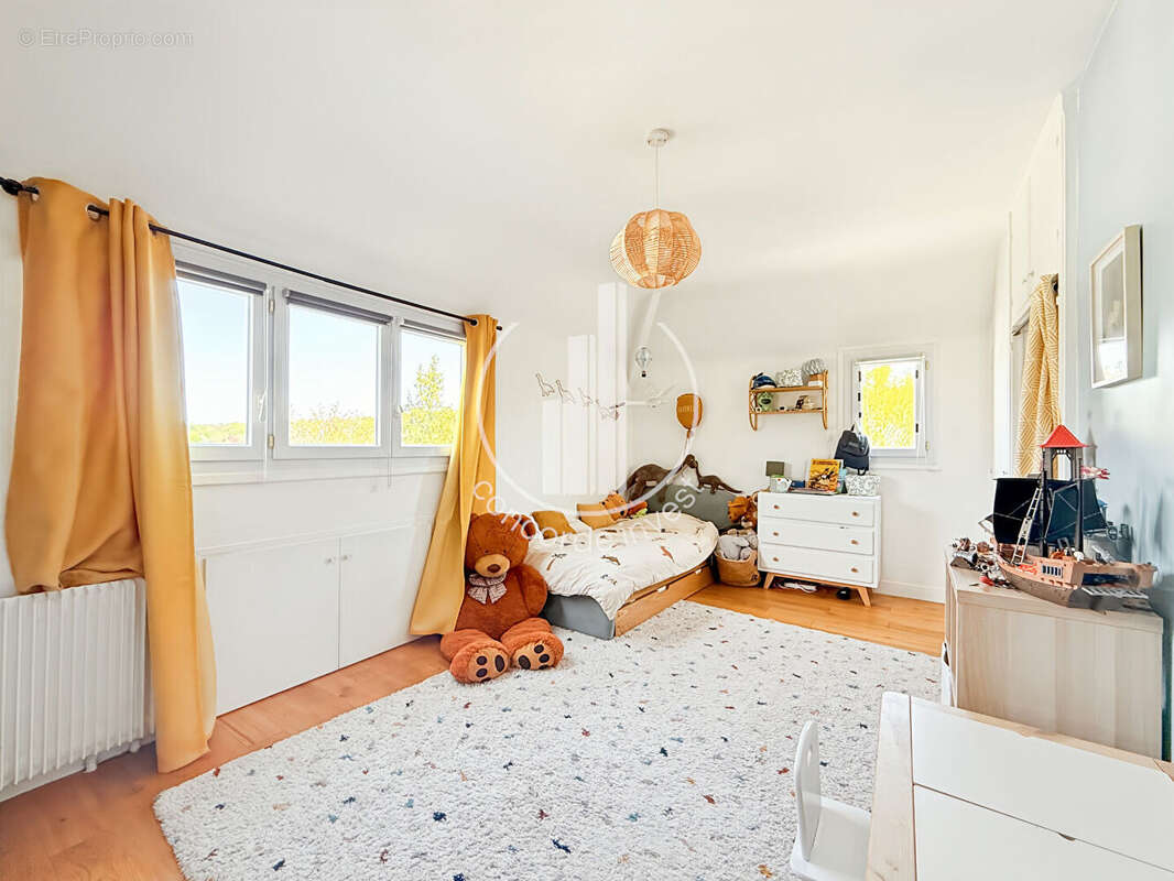 Maison à LA CELLE-SAINT-CLOUD