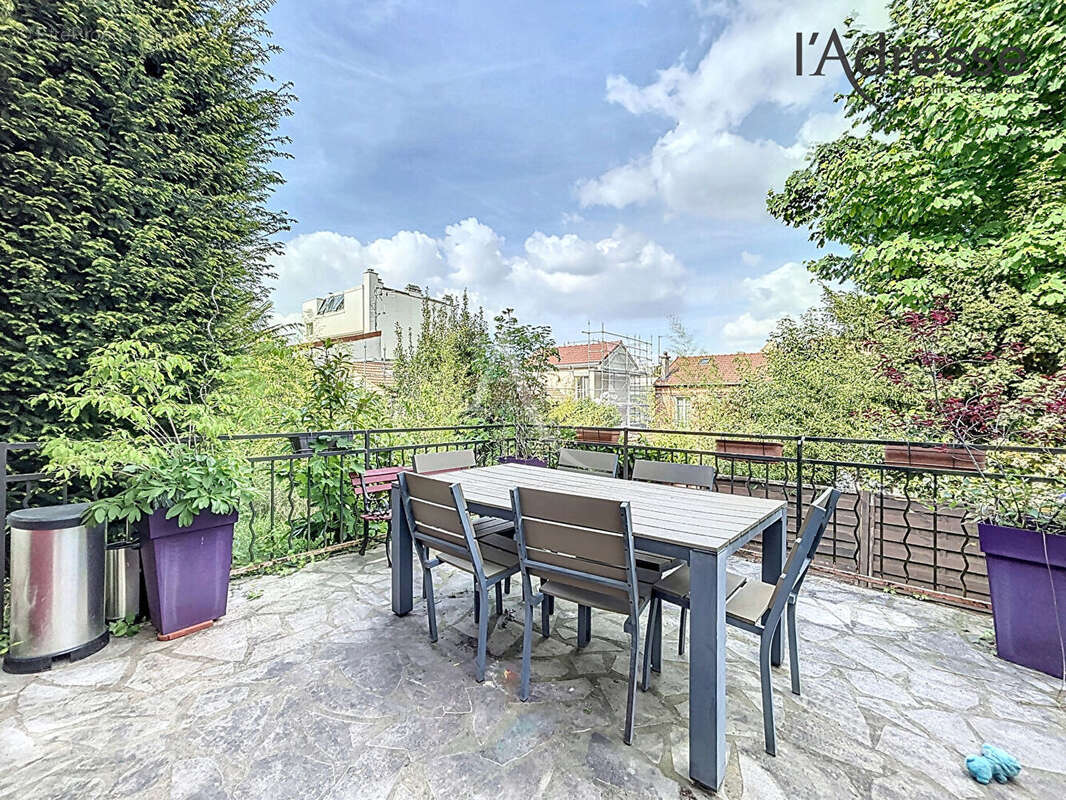 Suresnes Liberté - Maison 3 pièces de 74m² avec terrain de 92m² - photo 2