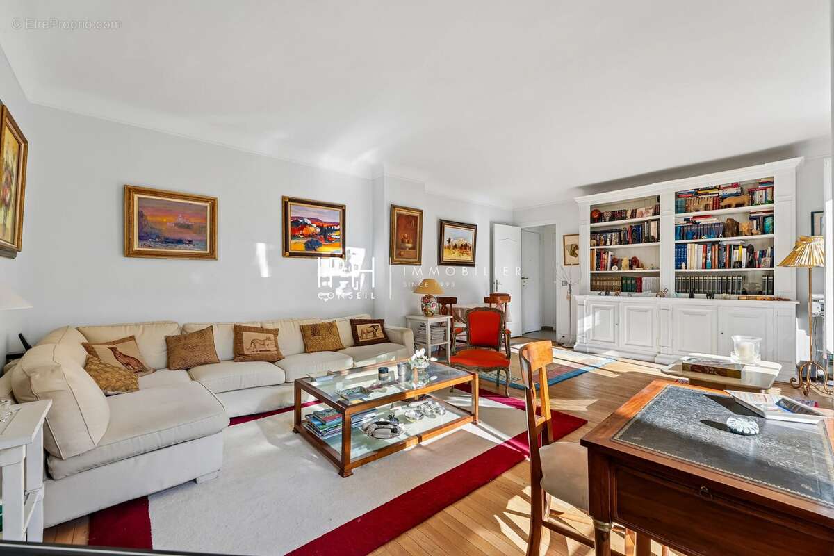 Appartement à NEUILLY-SUR-SEINE