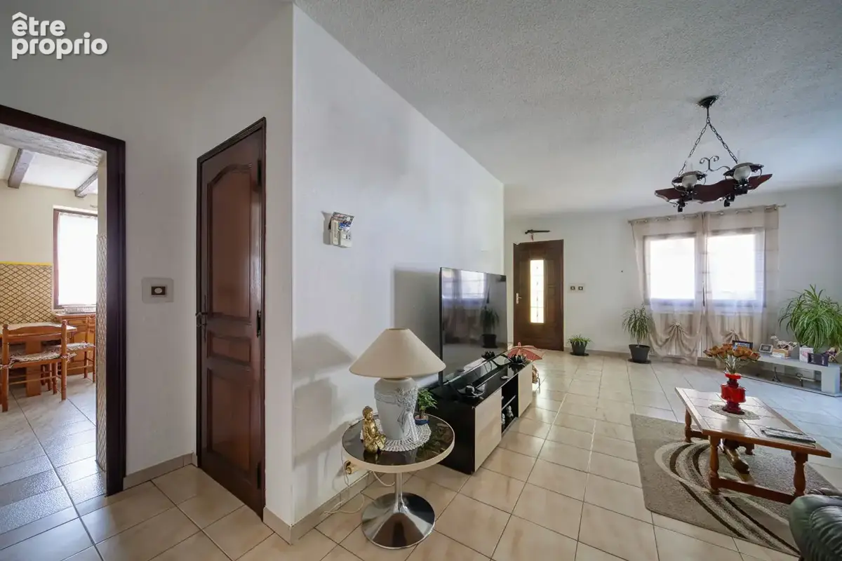 Maison individuelle, proches commodités avec garage double. - photo 4
