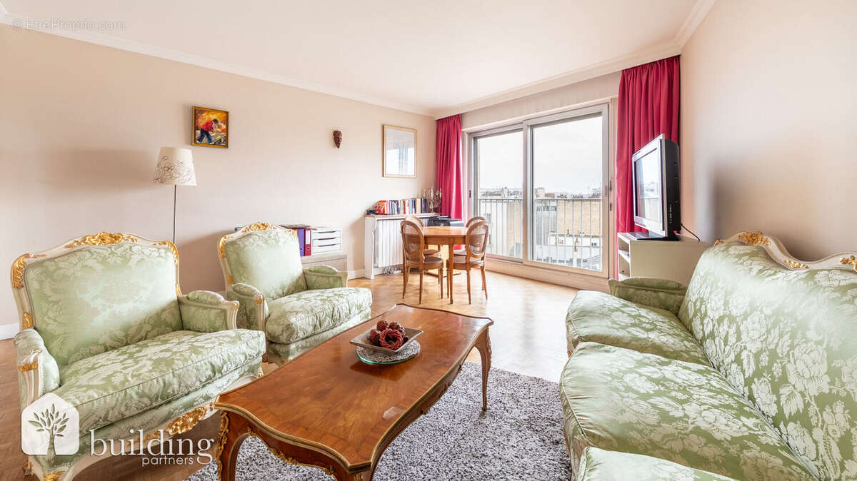 Appartement à PARIS-16E