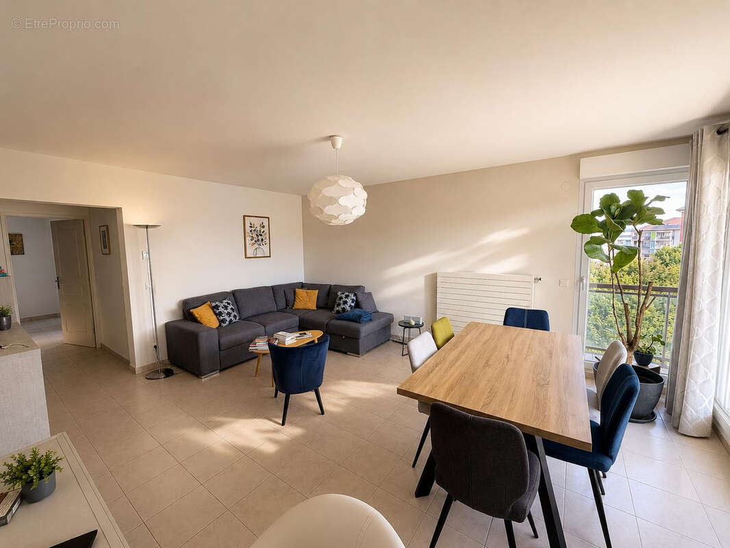Appartement à VILLE-LA-GRAND