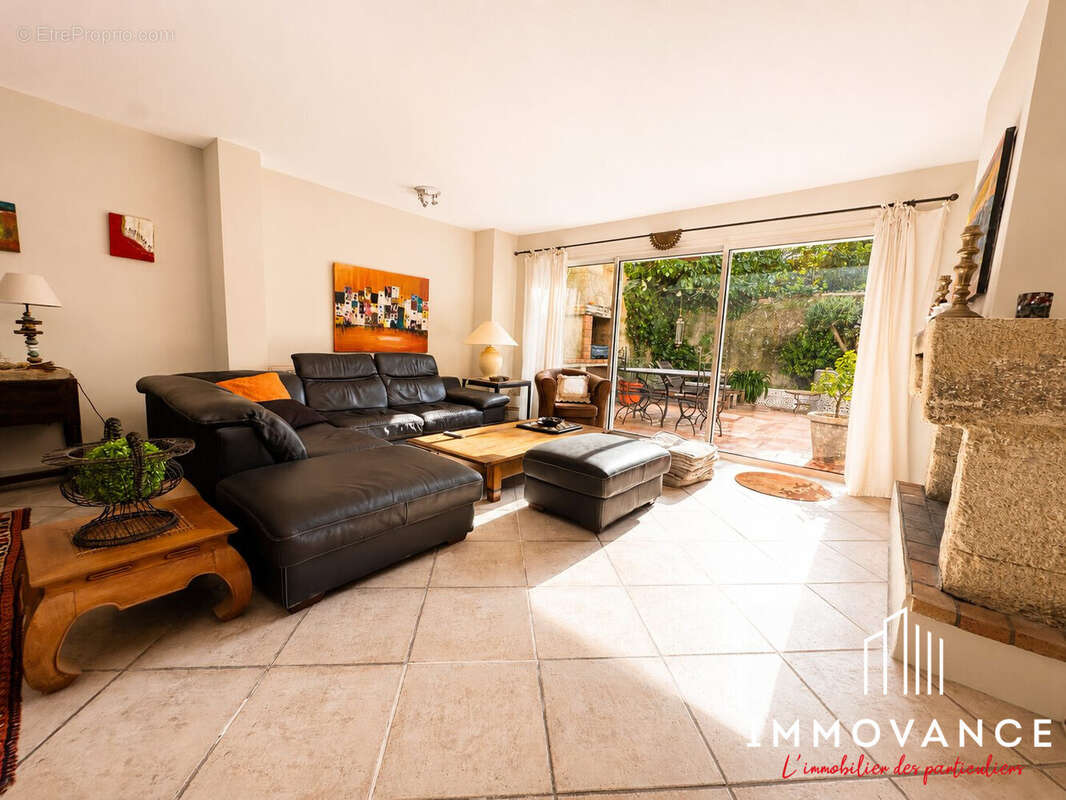 Maison 260 m² à Poussan  - photo 6