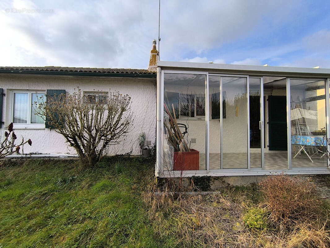 Maison à COMMEQUIERS