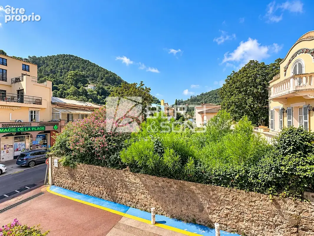 Theoule sur mer - 2 pieces au coeur du village - residence face a la plage - garage - photo 3
