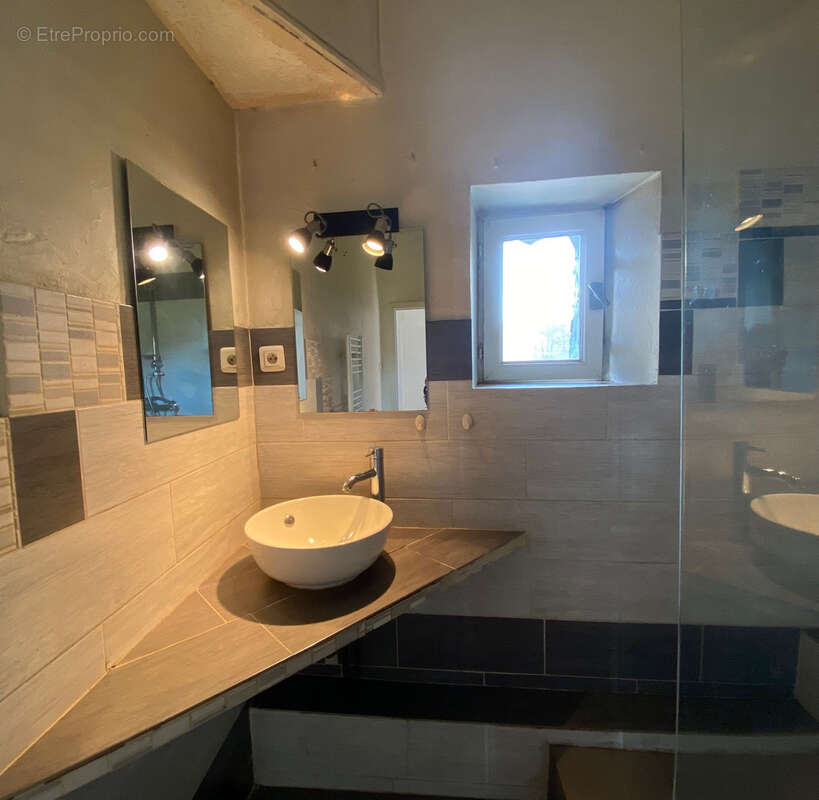 Appartement à SAINT-REGIS-DU-COIN