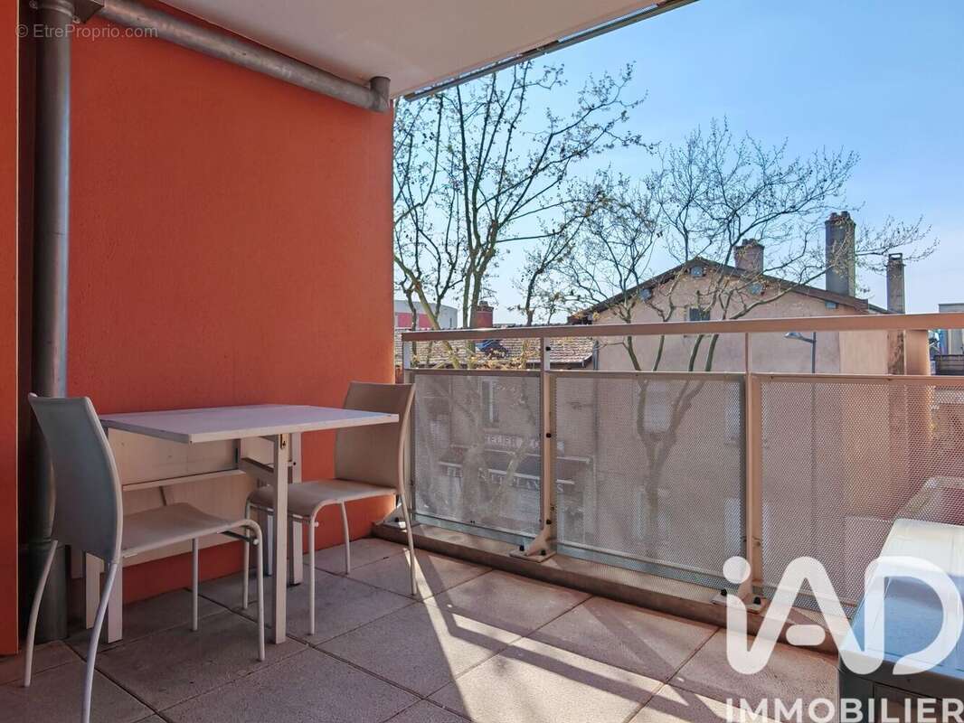 Photo 2 - Appartement à VAULX-EN-VELIN