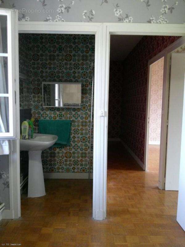 Maison De Campagne Avec Une Deuxième Maison Et D'Autres Dépendances - photo 37