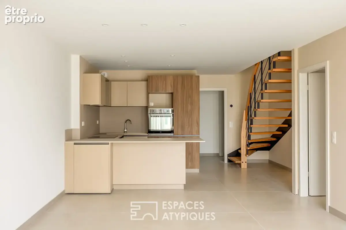 Loft contemporain en duplex et sa terrasse dans une ancienne friche industrielle - photo 3