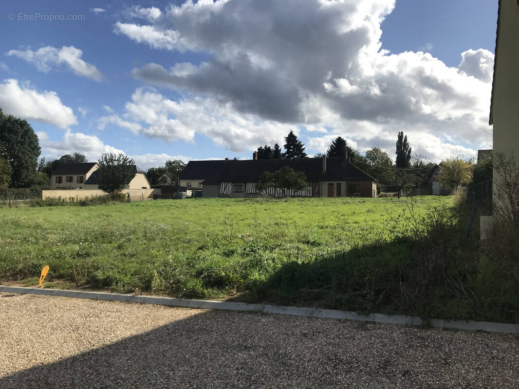 Terrain à AILLY