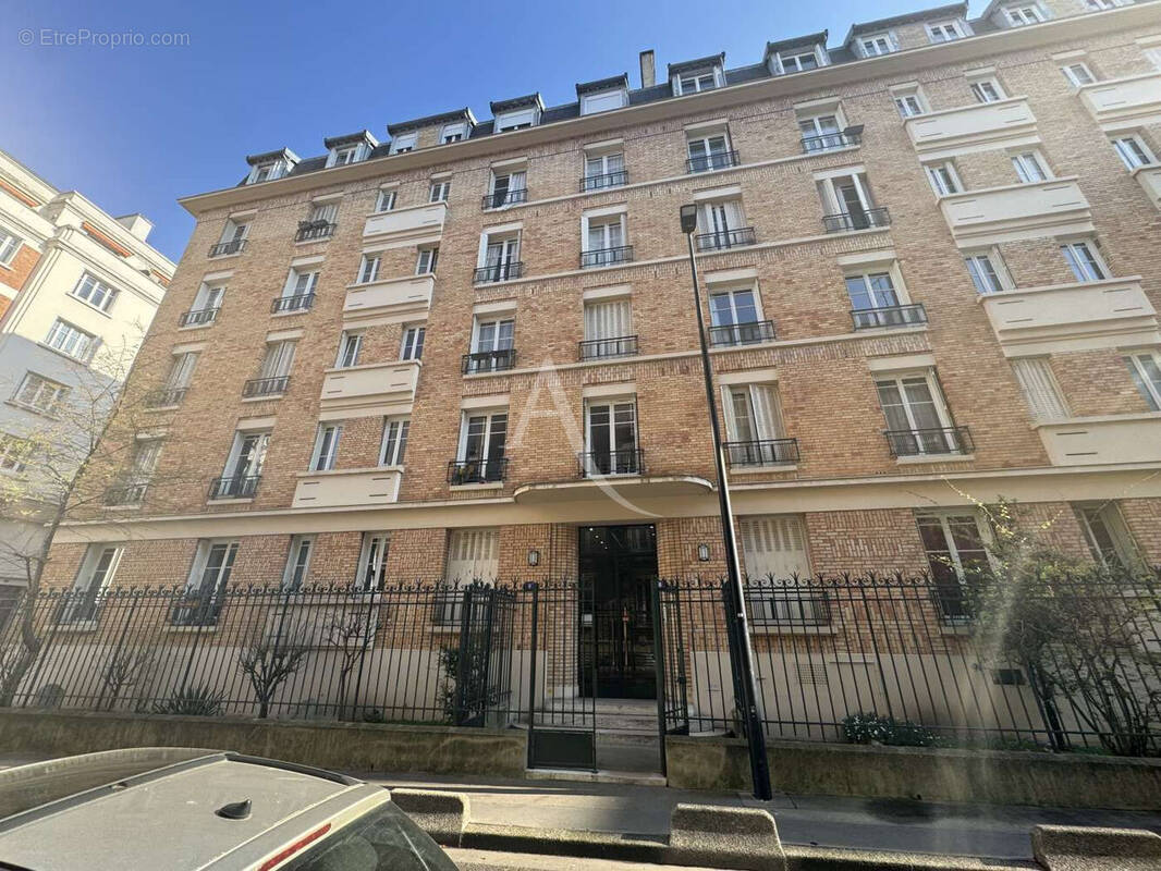 Appartement à COURBEVOIE