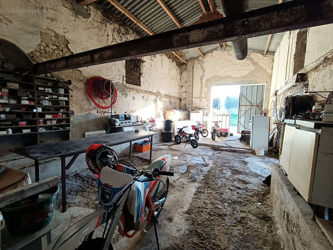 Maison à LES NOUILLERS