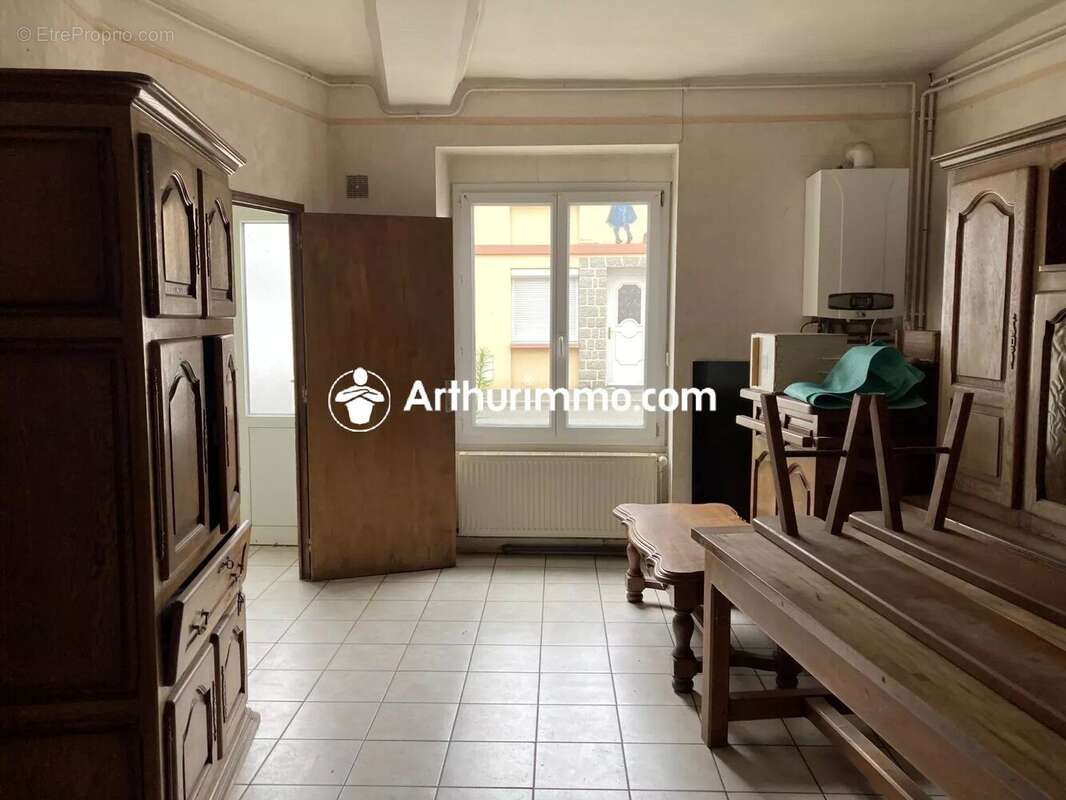 Maison à VILLAINES-LA-JUHEL