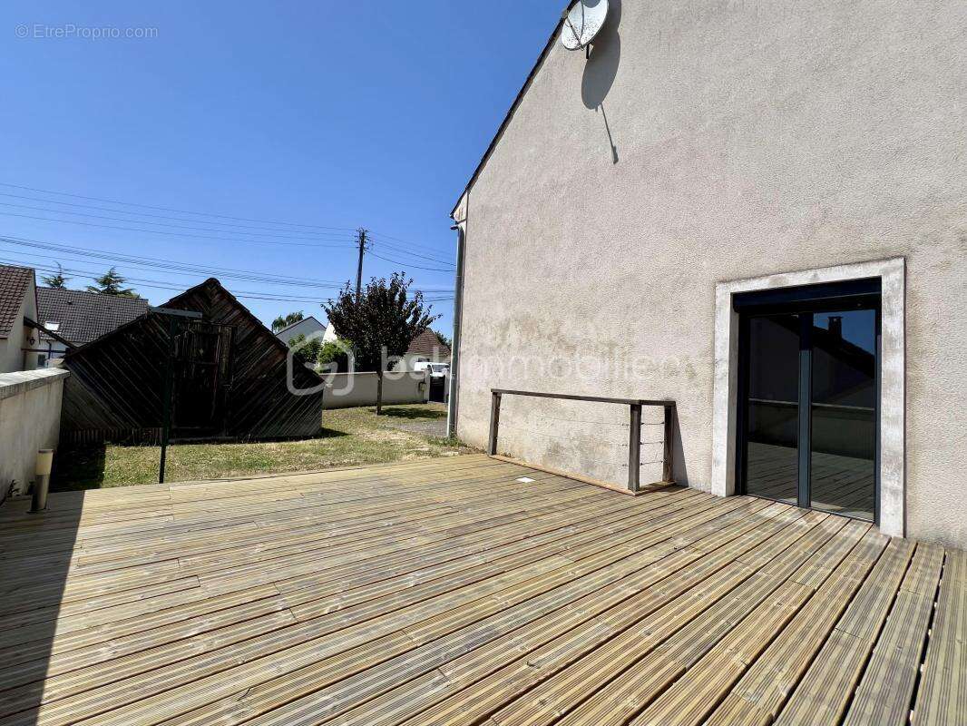 Maison à VAUX-LE-PENIL