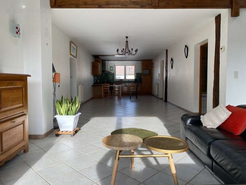 Maison à COSNES-ET-ROMAIN