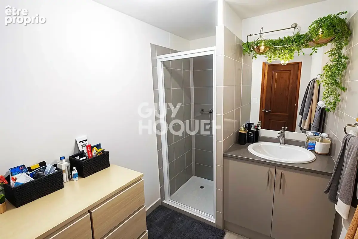 Appartement T3 Près d'Arènes 65 m2 + double terrasse + garage - photo 6