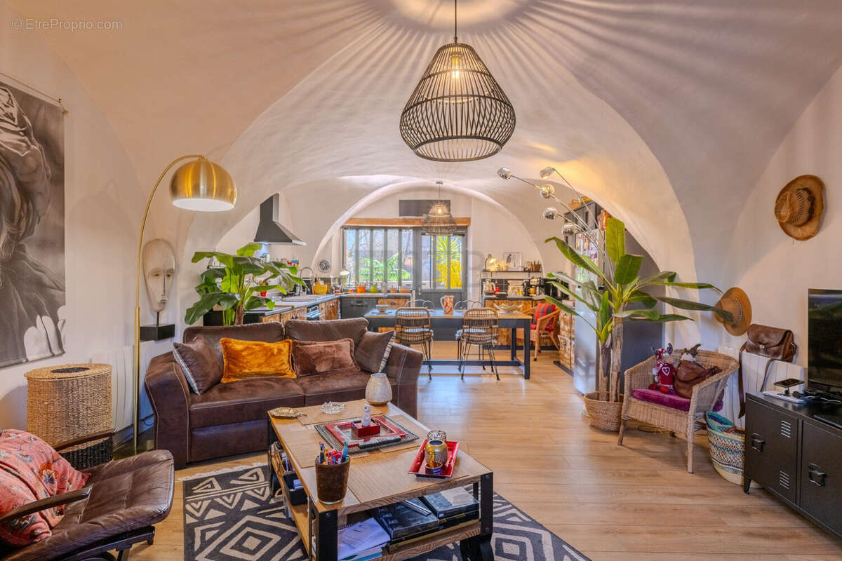 Maison à SAINT-JULIEN-EN-SAINT-ALBAN