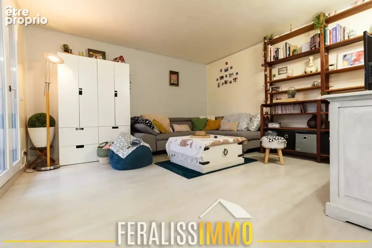 F2 chaleureux avec balcon idéalement situé ! - photo 2