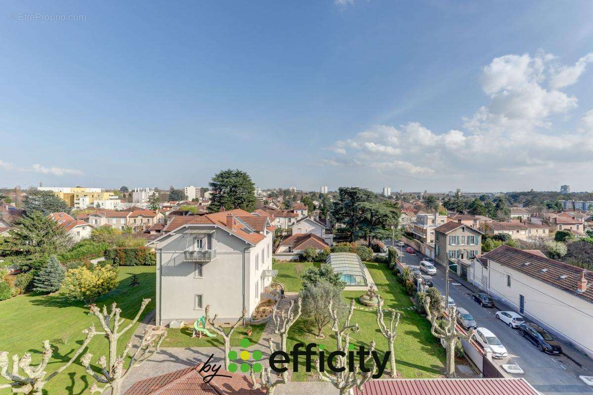 Appartement à BRON