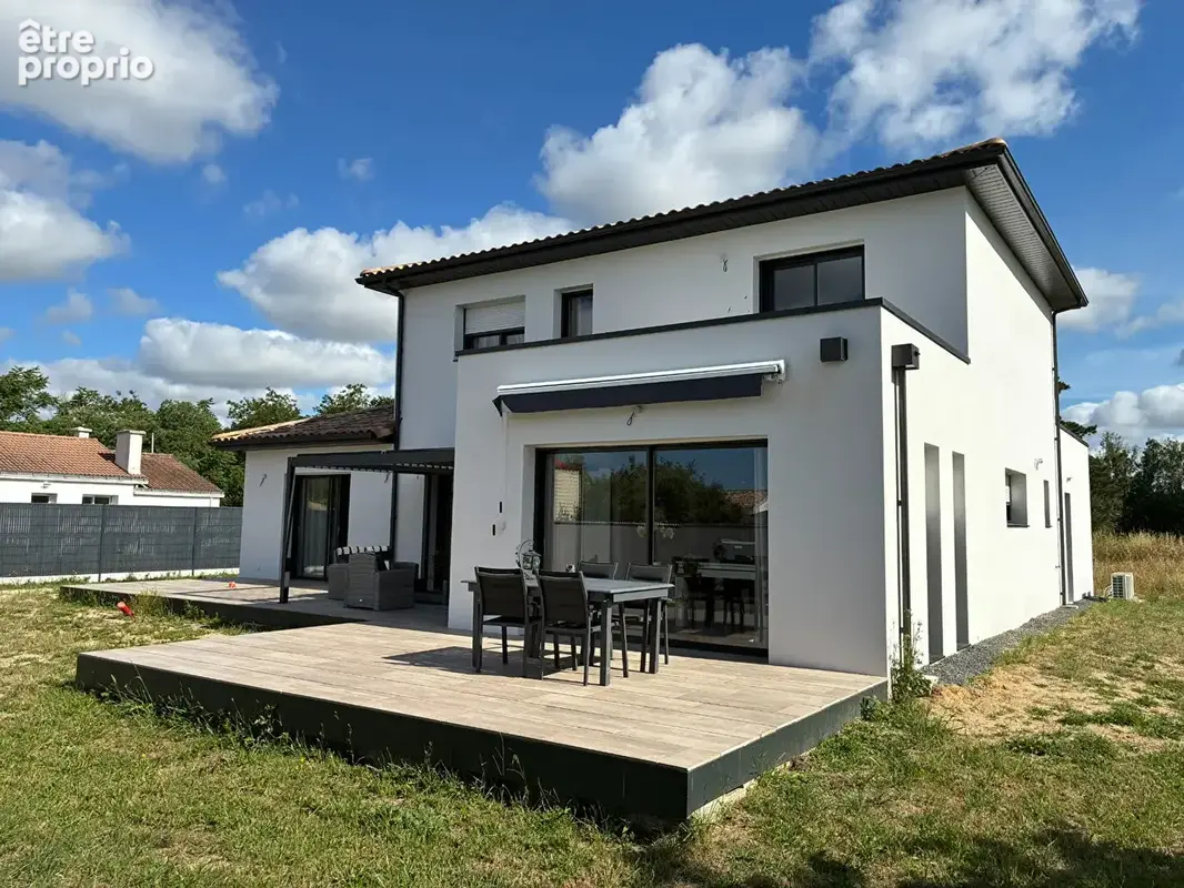Photo Maison à Notre-Dame-De-Riez au prix de 499 000€