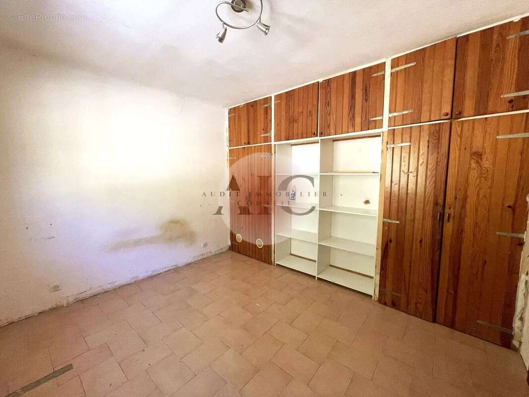 Maison à TOURRETTES