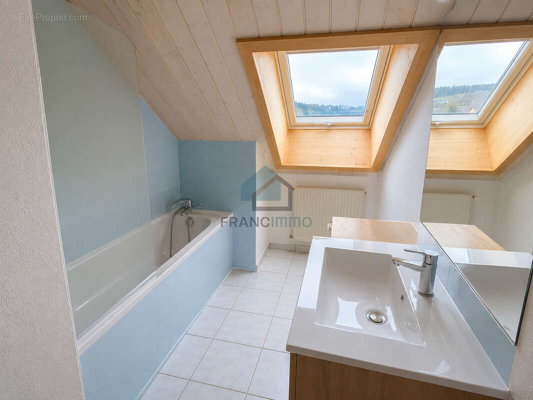 Appartement mansarde centre le russey - photo 3